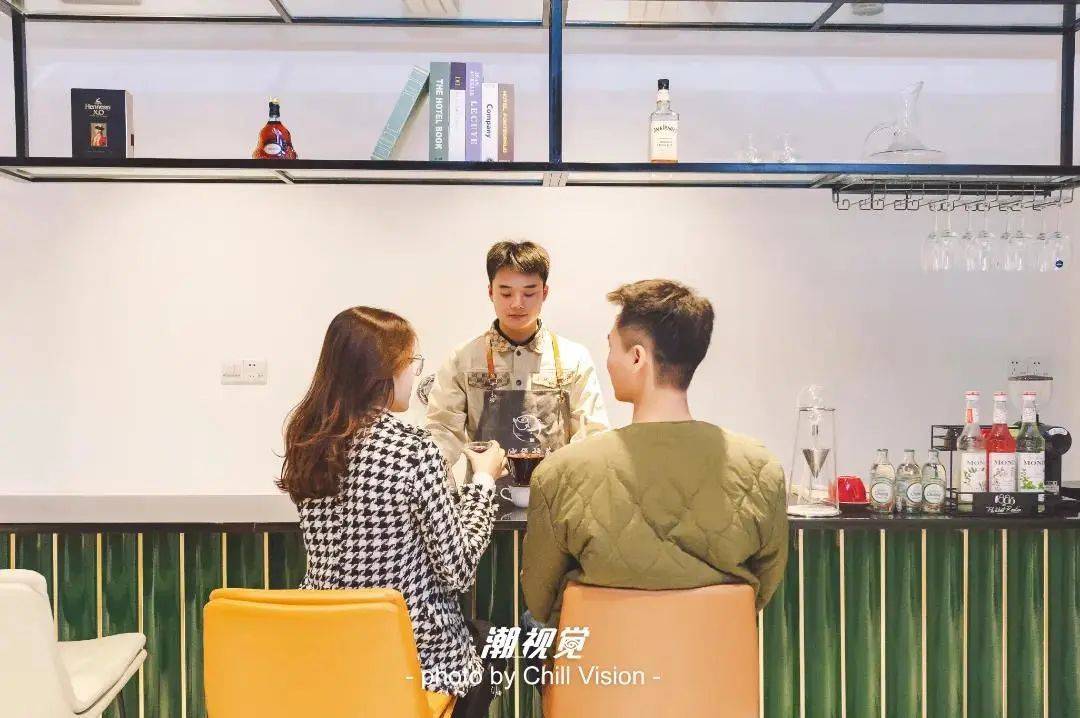 現(xiàn)場(chǎng)調(diào)制各式飲品.jpg